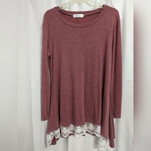 Tunic with lace